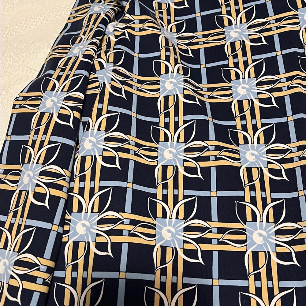 J McLaughlin blue, yellow and white design blouse size XL perfect condition - Picture 3 of 5